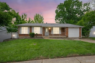 9910 Chileswood Dr, Saint Louis, MO 63126