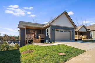 17 Sandstone Dr, Weaverville, NC 28787