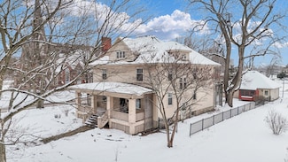 130 S Pine St, Arcola, IL 61910