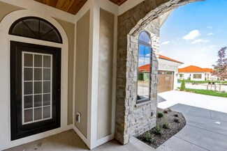 1626 Saint Andrews Dr Unit 16, Oconomowoc, WI 53066