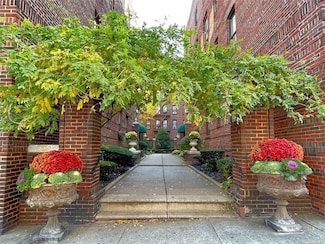 41-15 51 St Unit B41, Sunnyside, NY 11104