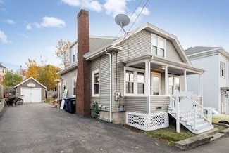 19 1/2 Laurel St, Salem, MA 01970