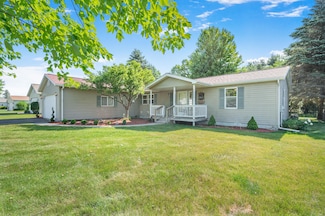 7900 Sunset Shores Dr, Stanwood, MI 49346