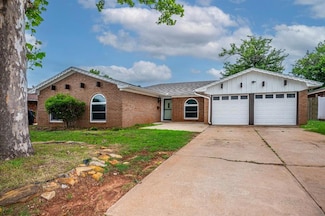 5812 NW 71st St, Warr Acres, OK 73132