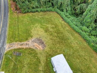 3865 A B Jacks Rd, Laurens, SC 29360