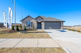 2525 Tracy’s Manor, Yukon, OK 73099