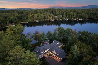 11 Blackberry Ln, Wolfeboro, NH 03894