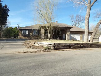 12 W Rolling Hills Dr, Wichita, KS 67212