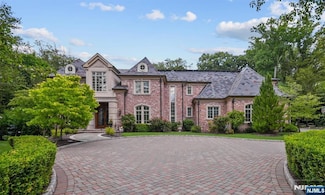 29 N Church Rd, Saddle River, NJ 07458
