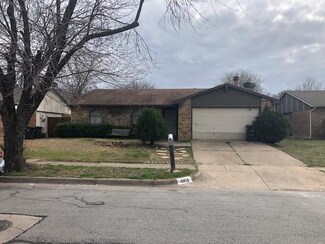 6916 Sandybrook Dr, Fort Worth, TX 76120