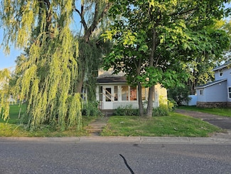 6371 Cedar St, North Branch, MN 55056