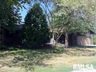 121 Scott Ct, Mount Pulaski, IL 62548