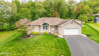 17 Makara Dr, Drums, PA 18222