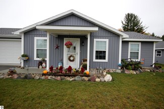 4942 Meadowlark Ln, Traverse City, MI 49685
