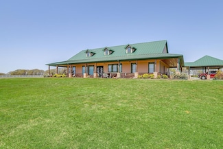 1592 Fm 67, Covington, TX 76636