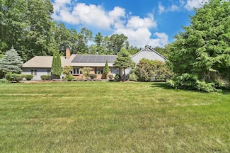 55 Windshire Dr, South Windsor, CT 06074