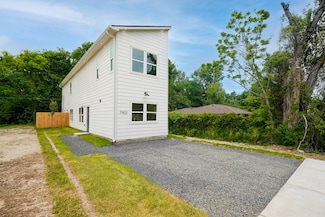 7903 Sunnyhill St, Houston, TX 77088
