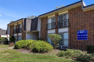 1700 SW 16th Ct Unit C-2, Gainesville, FL 32608