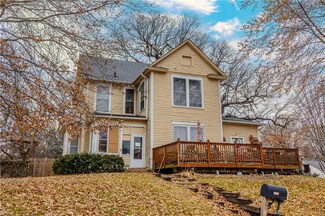 4136 9th St, Des Moines, IA 50313