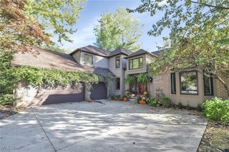 29701 Hilliard Oak Ln, Westlake, OH 44145