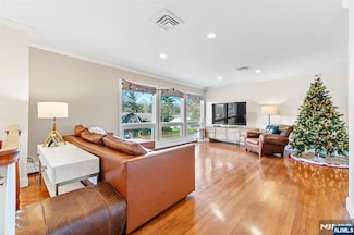 2 Columbine Ct, Montvale, NJ 07645