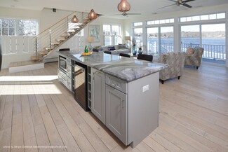 79 Cliff Dr, Assonet, MA 02702