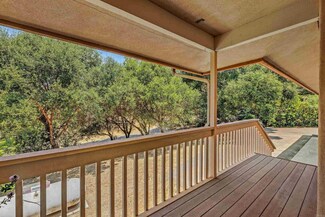 25913 Jesmond Dene Rd, Escondido, CA 92026