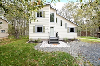 2139 Rosemont Dr, Tobyhanna, PA 18466