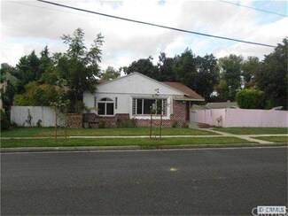 2422 N Forest Ave, Santa Ana, CA 92706