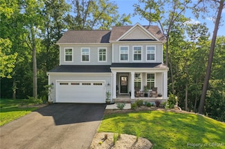 537 Middle Gate Ln, Kilmarnock, VA 22482