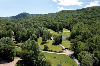 910 Sawyer Cove Rd, Hayesville, NC 28904