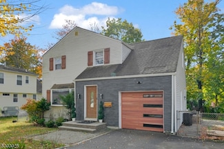 35 Grand Terrace, Livingston, NJ 07039