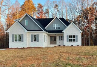 000 Sunset View Ct, Browns Summit, NC 27214