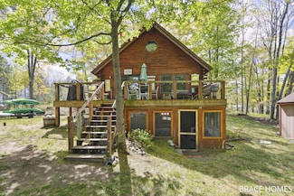 4553 S Paradise Rd, Merritt, MI 49667