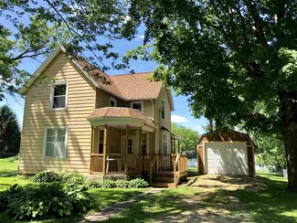 306 W Fourth St, Leaf River, IL 61047