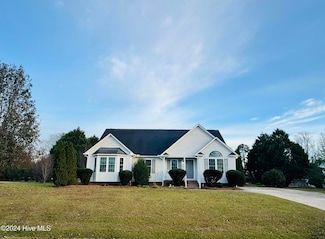 2887 Schooner Ln, Grimesland, NC 27837