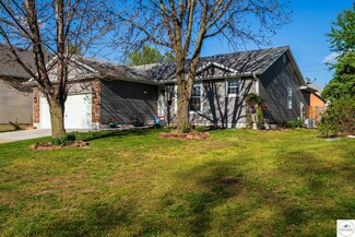 211 Gentry Ave, Sedalia, MO 65301