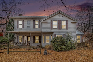 10100 S Norris Rd, Delton, MI 49046