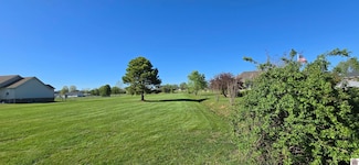 195 Hunters Ln, Calvert City, KY 42029