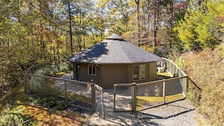 16 Caddis Ct, Marshall, NC 28753