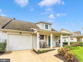 906 Parade Ln, Mount Airy, MD 21771
