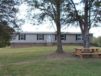 1056 Kings Cross Rd, Red Oak, VA 23964