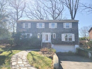 40 Coverly Ave, Staten Island, NY 10301