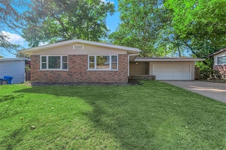 1615 Bay Meadows Dr, Florissant, MO 63033