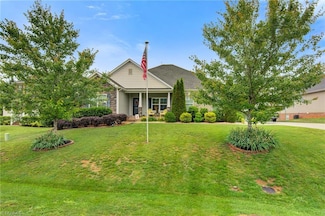 4843 Knollview Dr, Walkertown, NC 27051