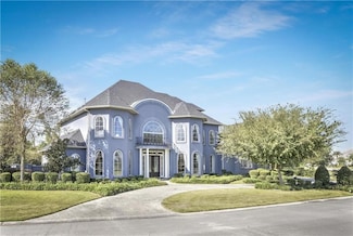 2 Island Club Ct, New Orleans, LA 70131