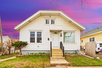 12842 Wood St, Blue Island, IL 60406