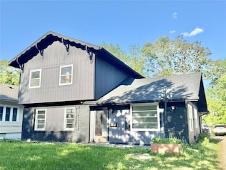 3841 Columbia St, Des Moines, IA 50313