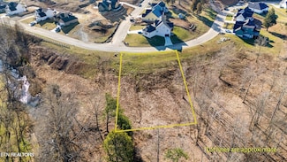 142 Forest Creek Pkwy, Oak Ridge, TN 37830