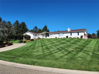 225 Harris Hill Dr, Cadiz, OH 43907